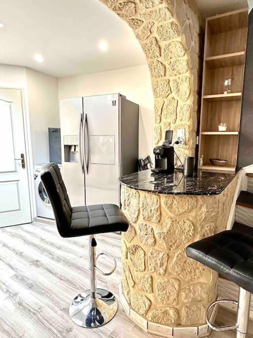 Une Belle Maison Avec 2 Chambre Croix エクステリア 写真