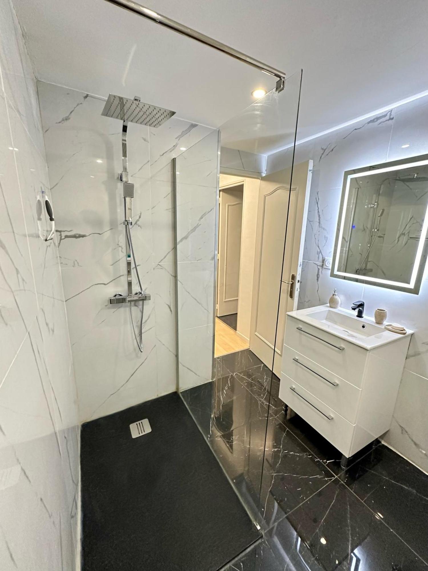 Une Belle Maison Avec 2 Chambre Croix エクステリア 写真